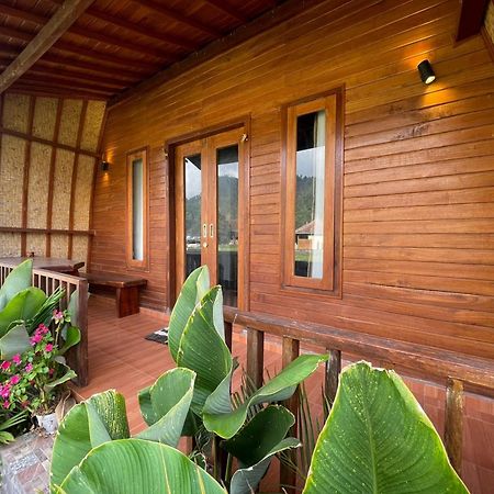 Volcano Cabins Kubupenlokan Eksteriør bilde